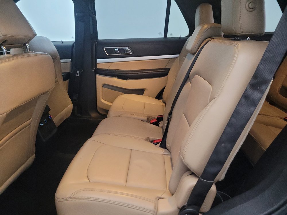 Used 2016 Ford Explorer XLT w/ Equipment Group 202A AWD/4WD image 18