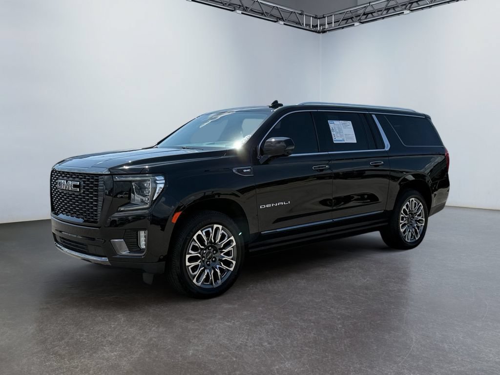 Used 2023 GMC Yukon XL Denali Ultimate w/ LPO, Floor Liner Package AWD/4WD image 7