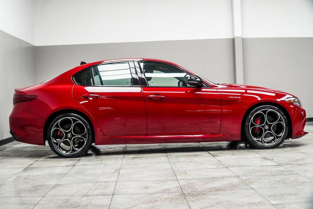 Used 2023 Alfa Romeo Giulia Veloce image 7