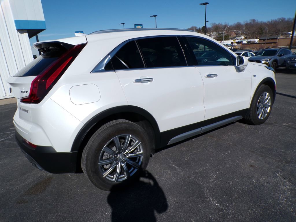 Used 2020 Cadillac XT4 Premium Luxury w/ Cold Weather Package image 4