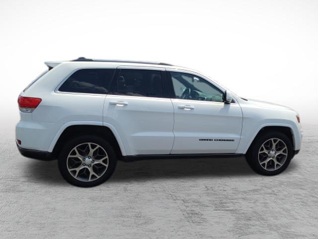 Used 2018 Jeep Grand Cherokee Limited AWD/4WD image 4