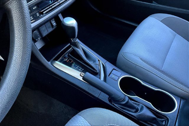 Used 2019 Toyota Corolla LE FWD image 18