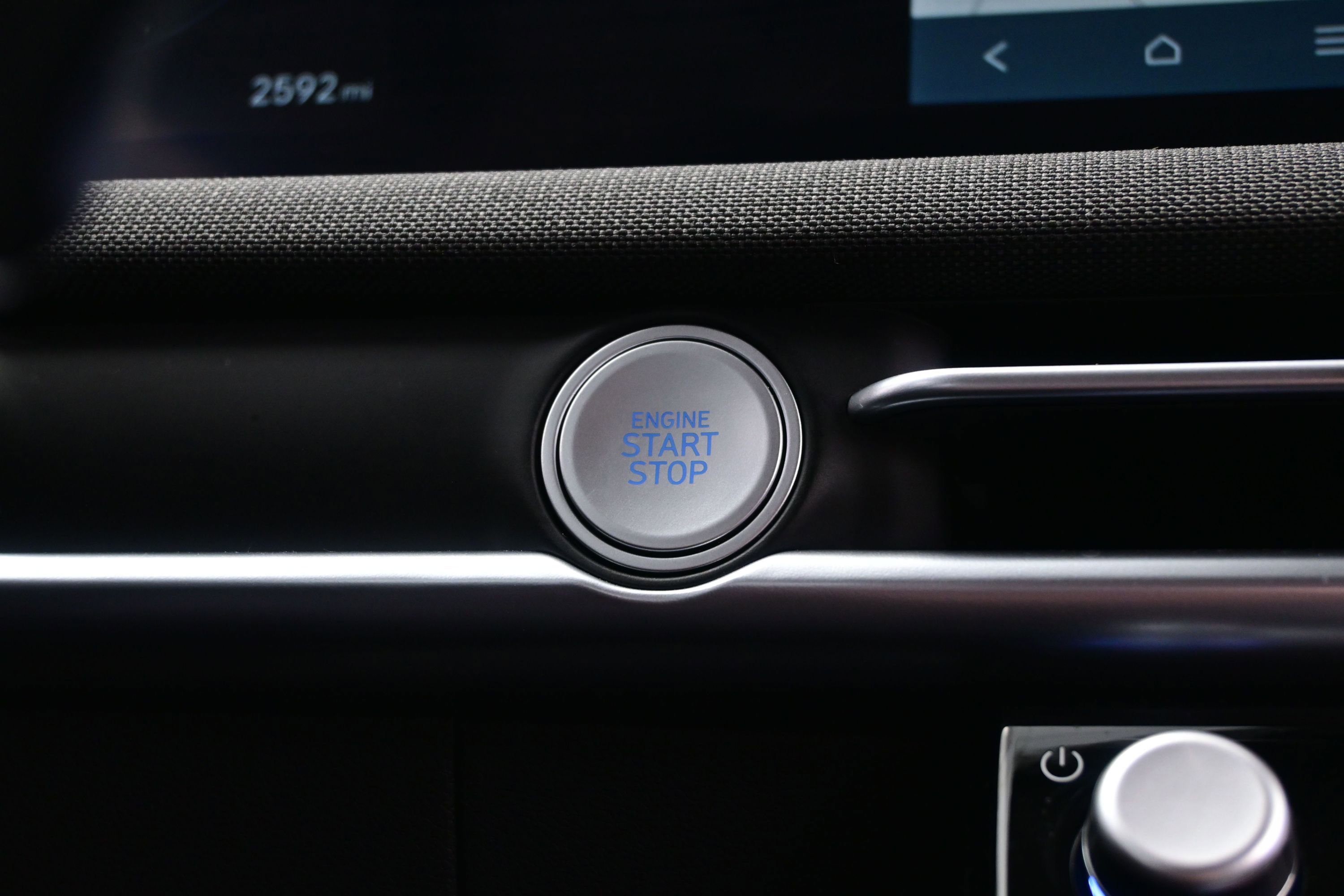 Certified 2025 Hyundai Tucson Limited AWD/4WD image 23