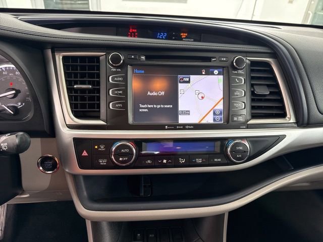 Used 2019 Toyota Highlander XLE image 28