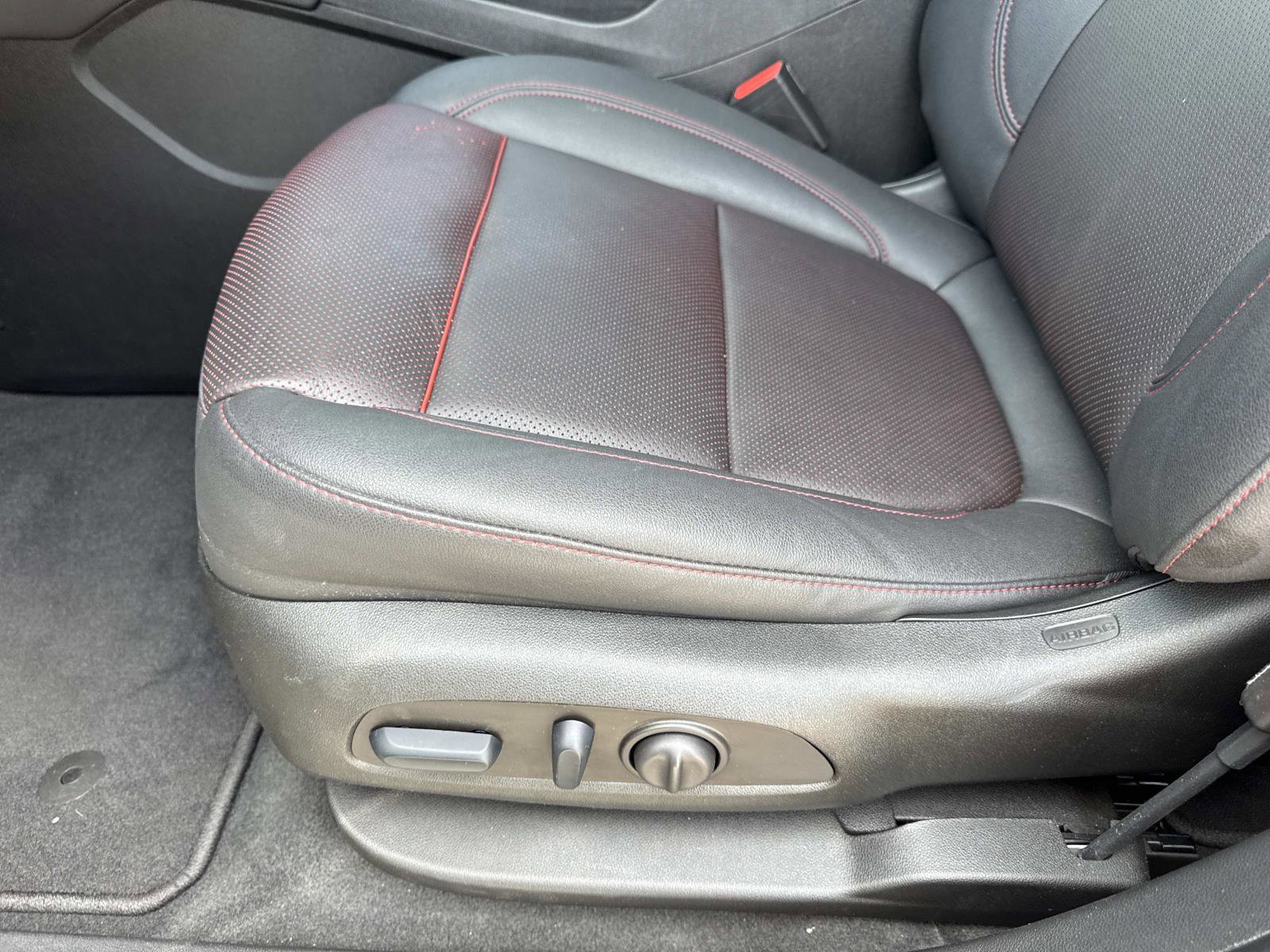 Used 2024 Chevrolet Blazer RS FWD image 19