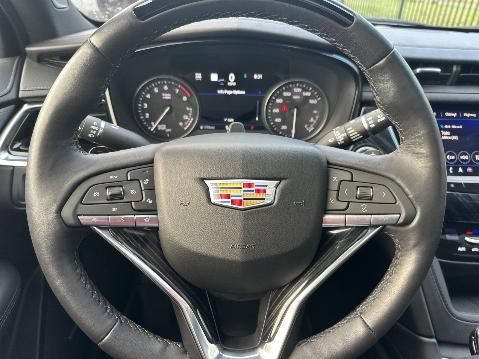 Used 2024 Cadillac XT6 Premium Luxury w/ Technology Package image 24