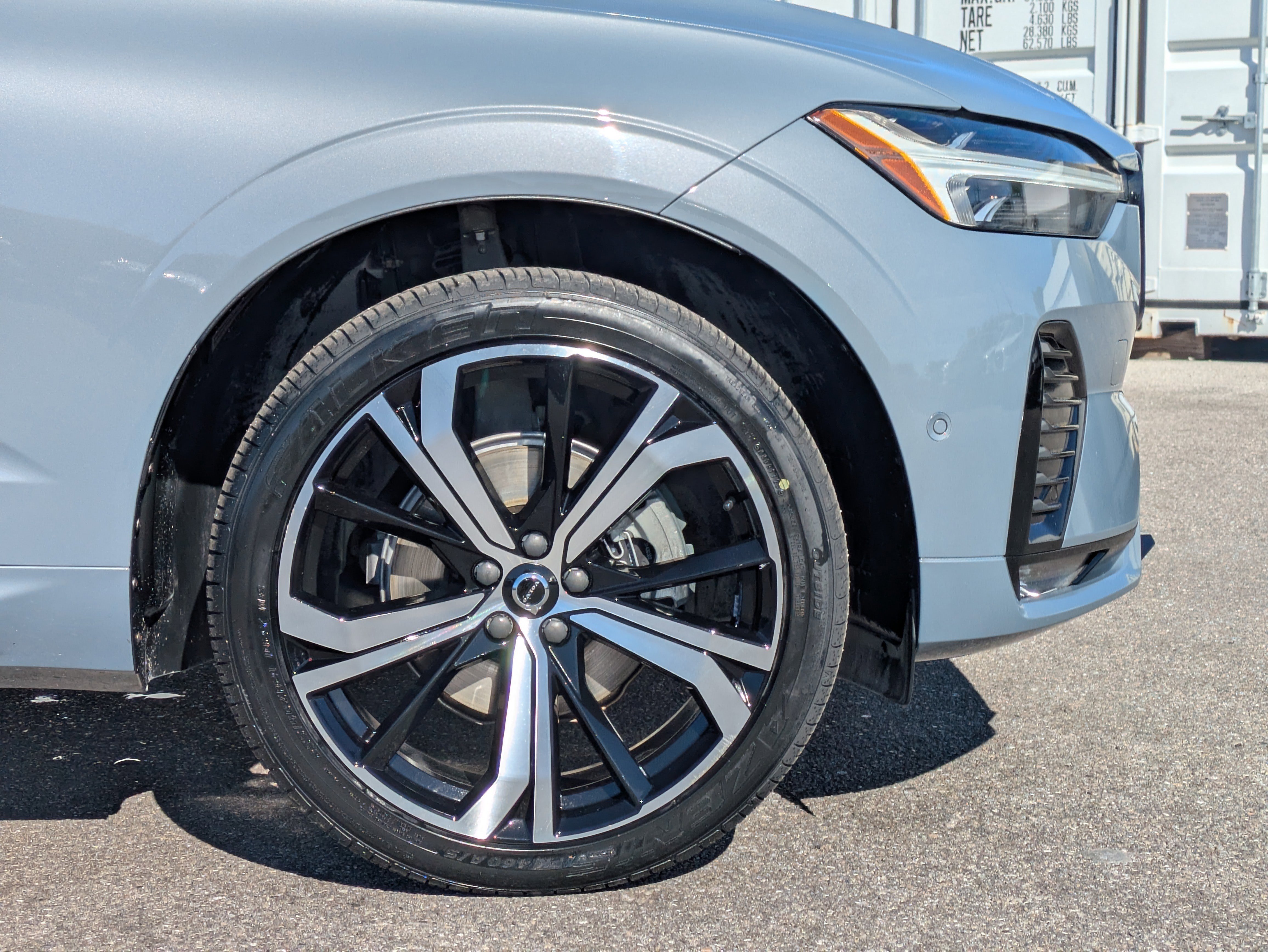 Used 2022 Volvo XC60 B5 R-Design w/ Advanced Package image 11