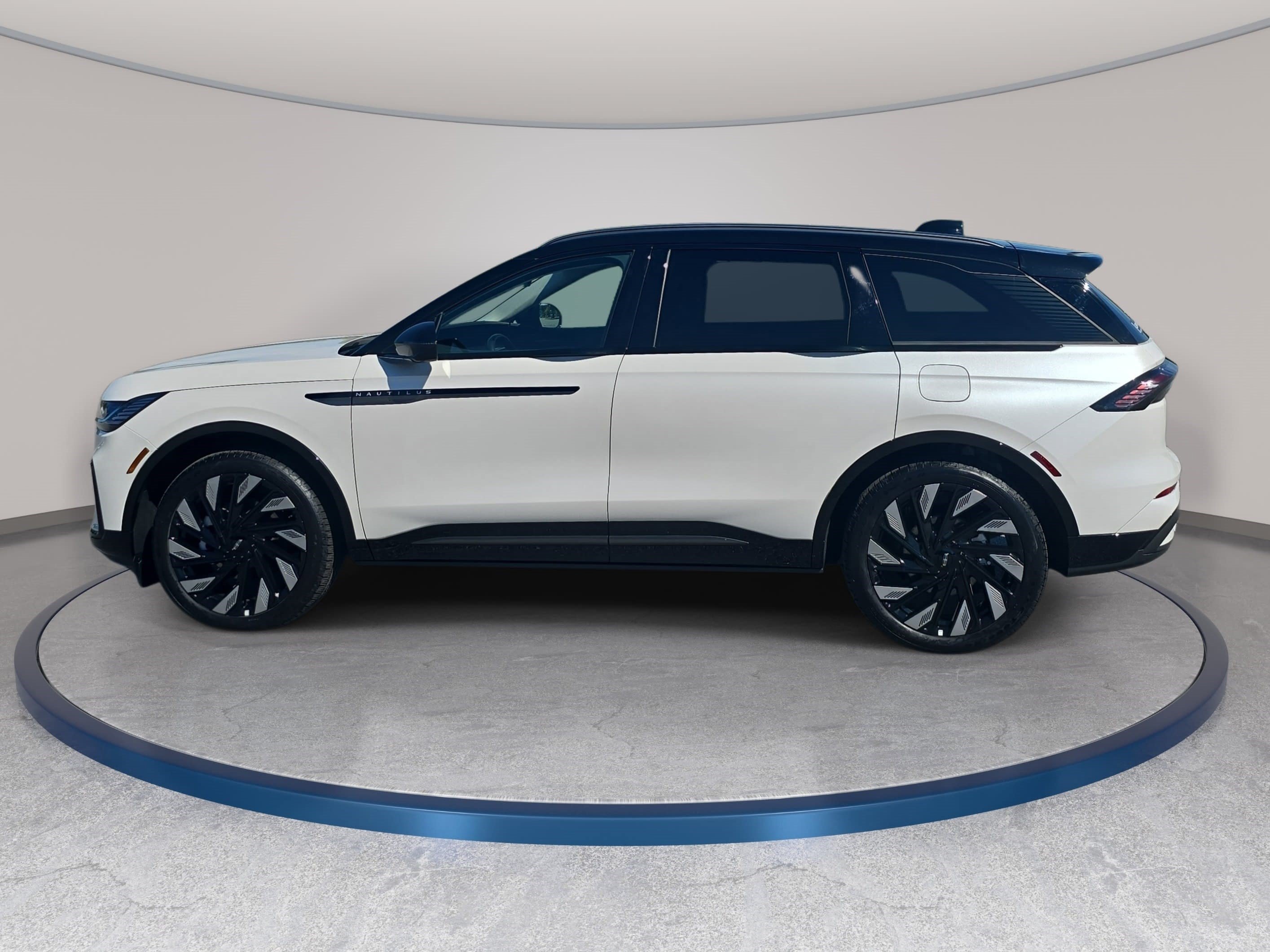 New 2026 Lincoln Nautilus Reserve w/ Jet Appearance Package AWD/4WD image 8
