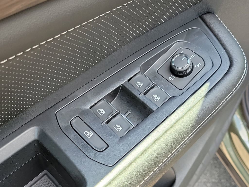 New 2026 Volkswagen Atlas SEL Premium R-Line AWD/4WD image 16