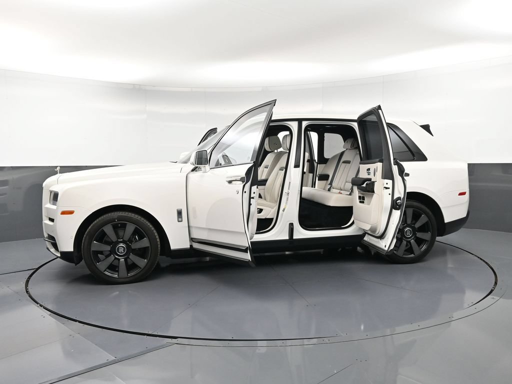 Certified 2022 Rolls-Royce Cullinan w/ Dark Exterior Package AWD/4WD image 41