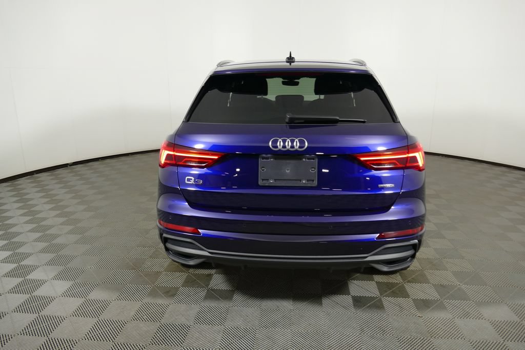 Used 2023 Audi Q3 2.0T Premium w/ Convenience Package AWD/4WD image 4