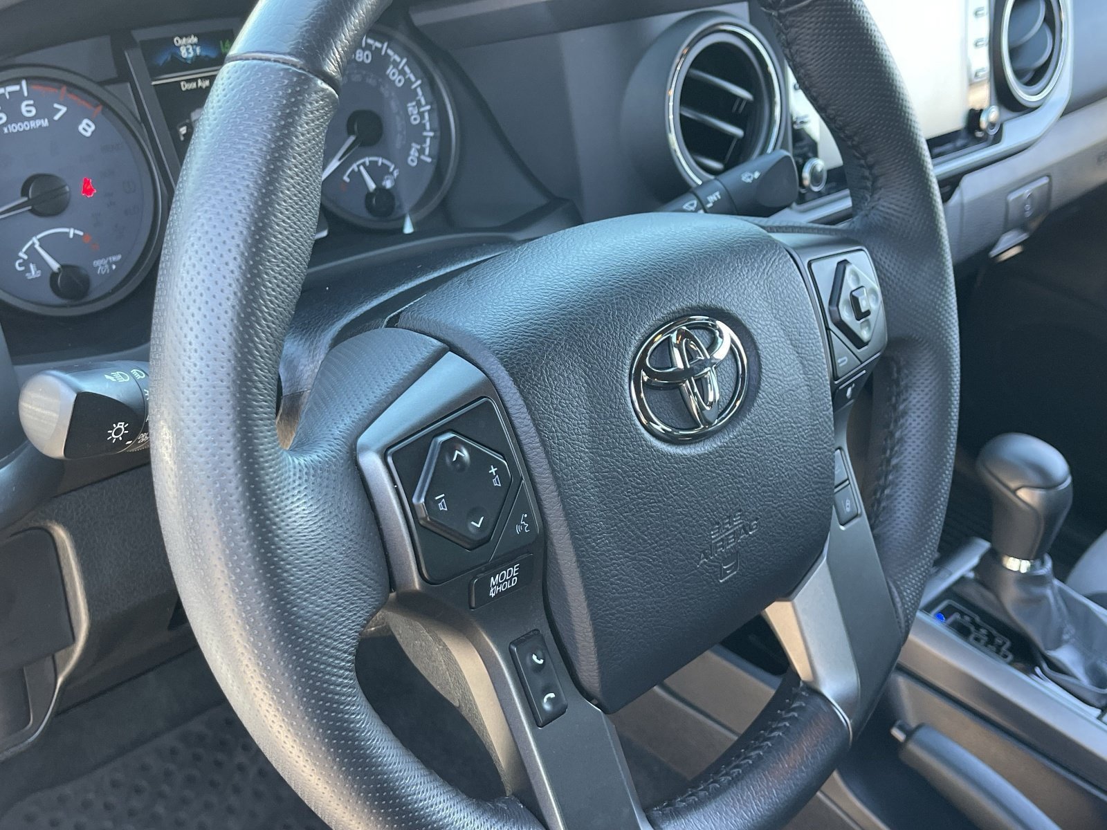 Used 2023 Toyota Tacoma TRD Off-Road w/ Technology Package AWD/4WD image 24