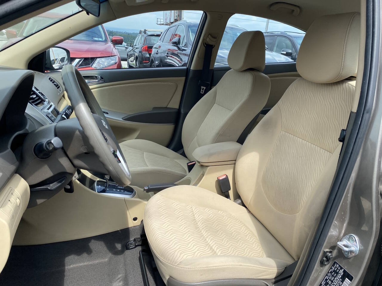 Used 2014 Hyundai Accent GLS w/ Option Group 2 FWD image 12