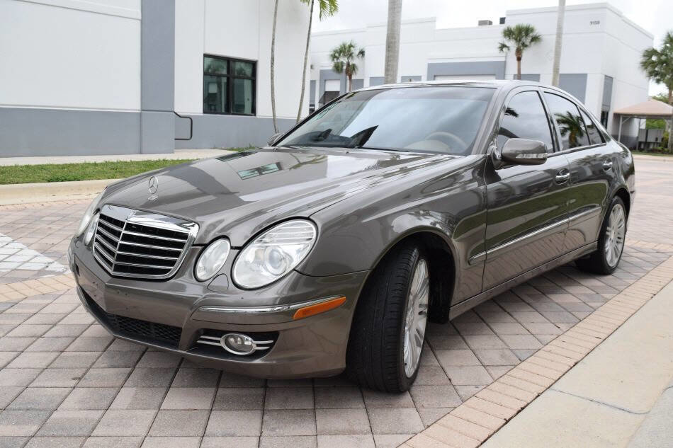 Used 2008 Mercedes-Benz E 350 4MATIC Sedan image 2