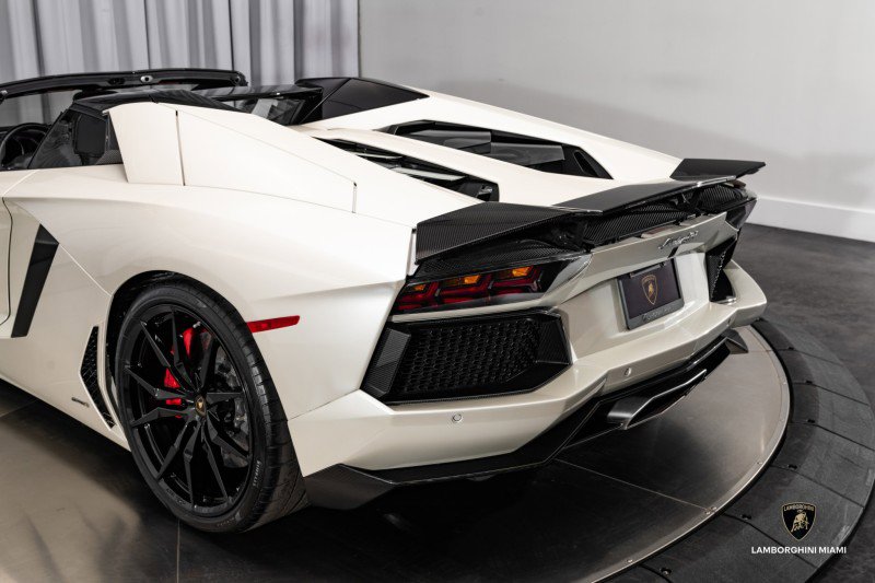 Used 2016 Lamborghini Aventador LP 700-4 image 32