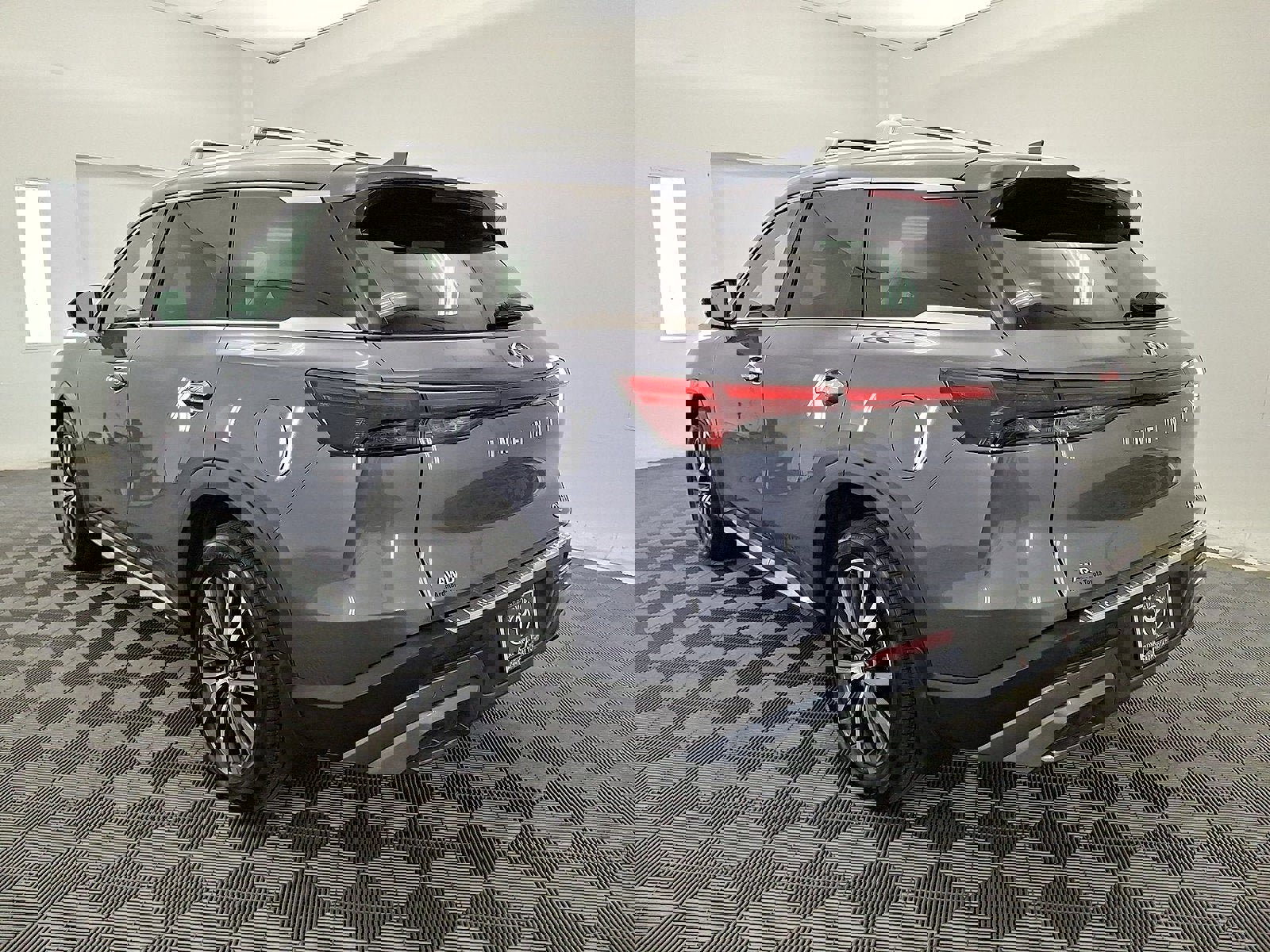 Used 2023 INFINITI QX60 Sensory w/ Cargo Package image 22