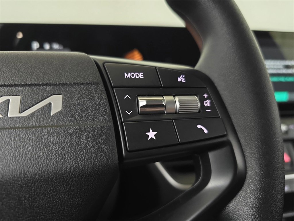 Used 2025 Kia K4 LX image 20