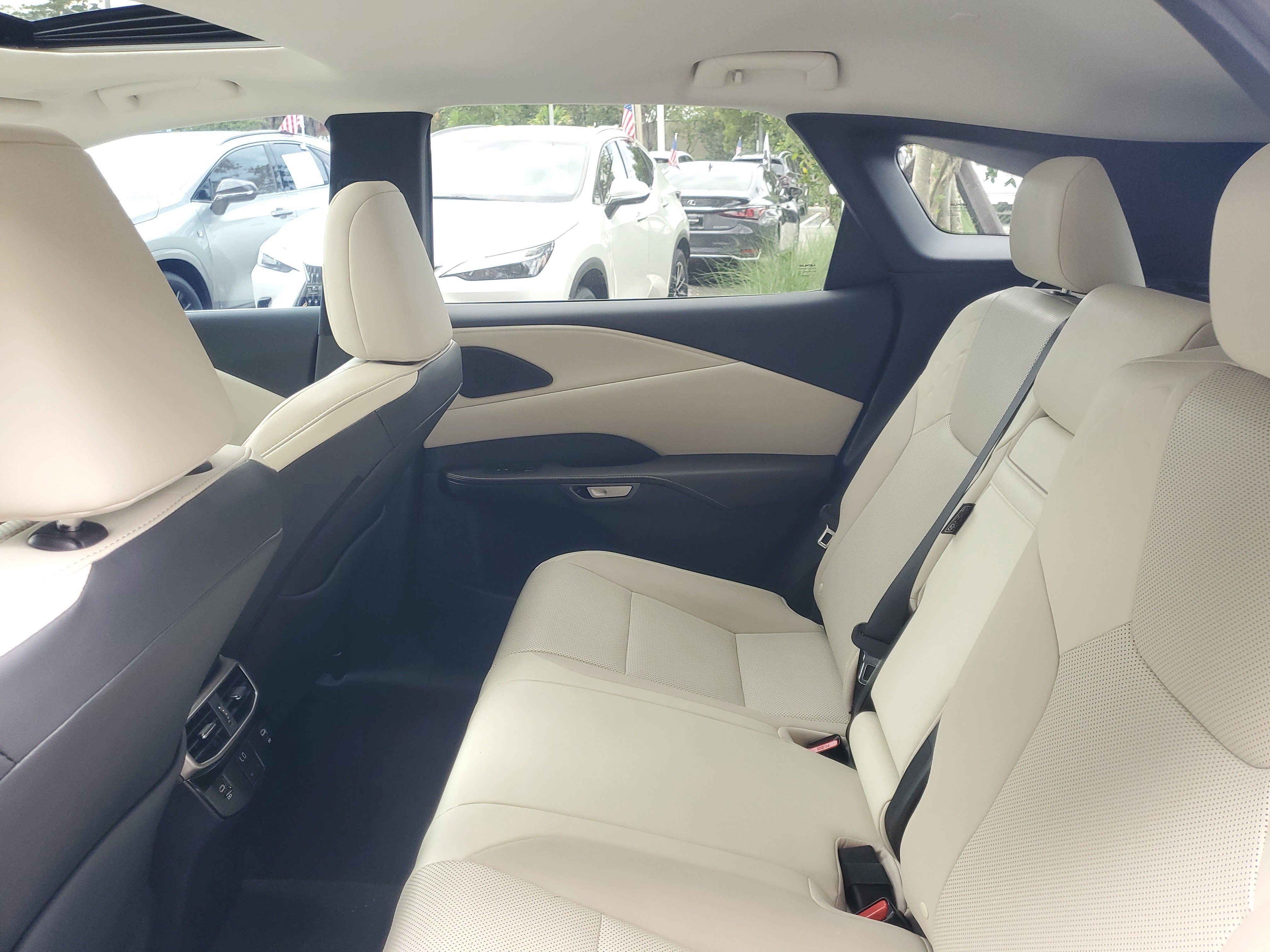 Used 2023 Lexus RX 350 FWD image 13