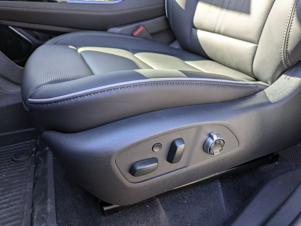 New 2026 Buick Enclave Avenir image 13