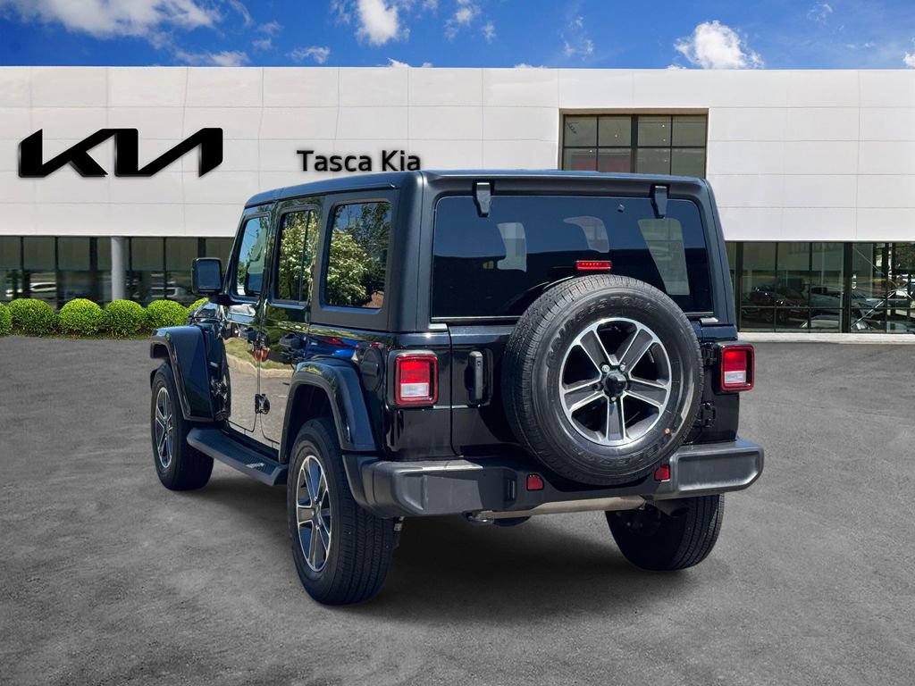 Used 2023 Jeep Wrangler Unlimited Sahara w/ Cold Weather Group AWD/4WD image 6