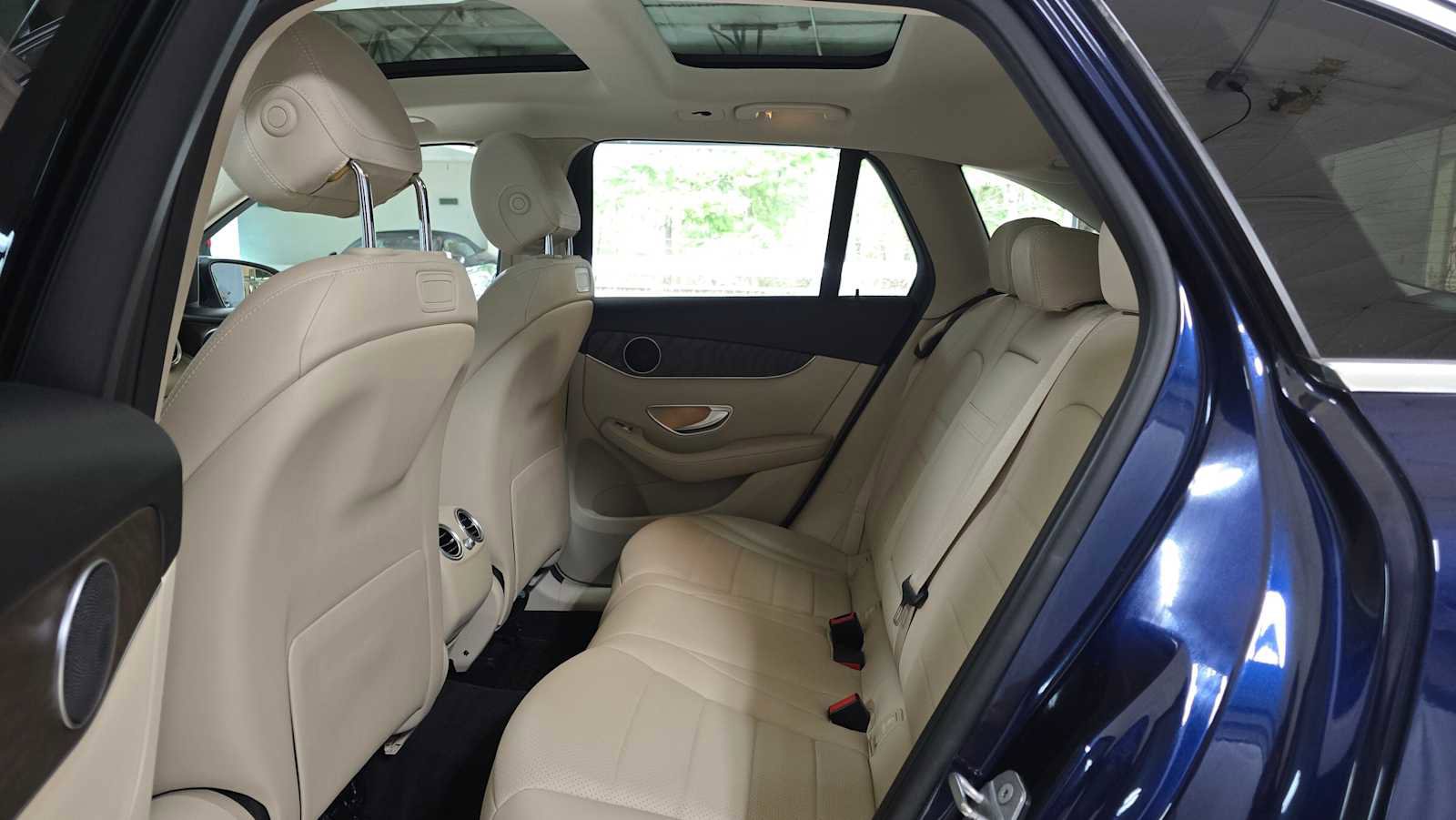 Used 2019 Mercedes-Benz GLC 300 4MATIC image 16