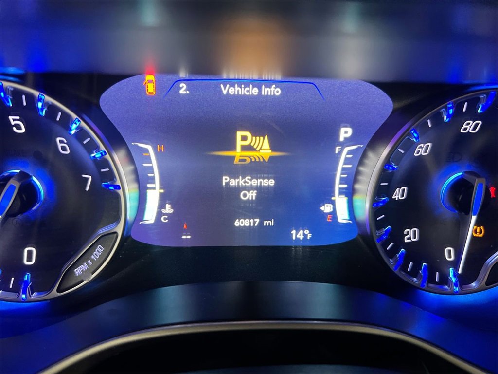 Used 2024 Chrysler Pacifica Touring-L image 12