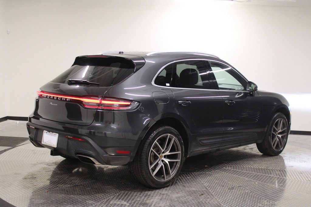 Certified 2022 Porsche Macan image 7