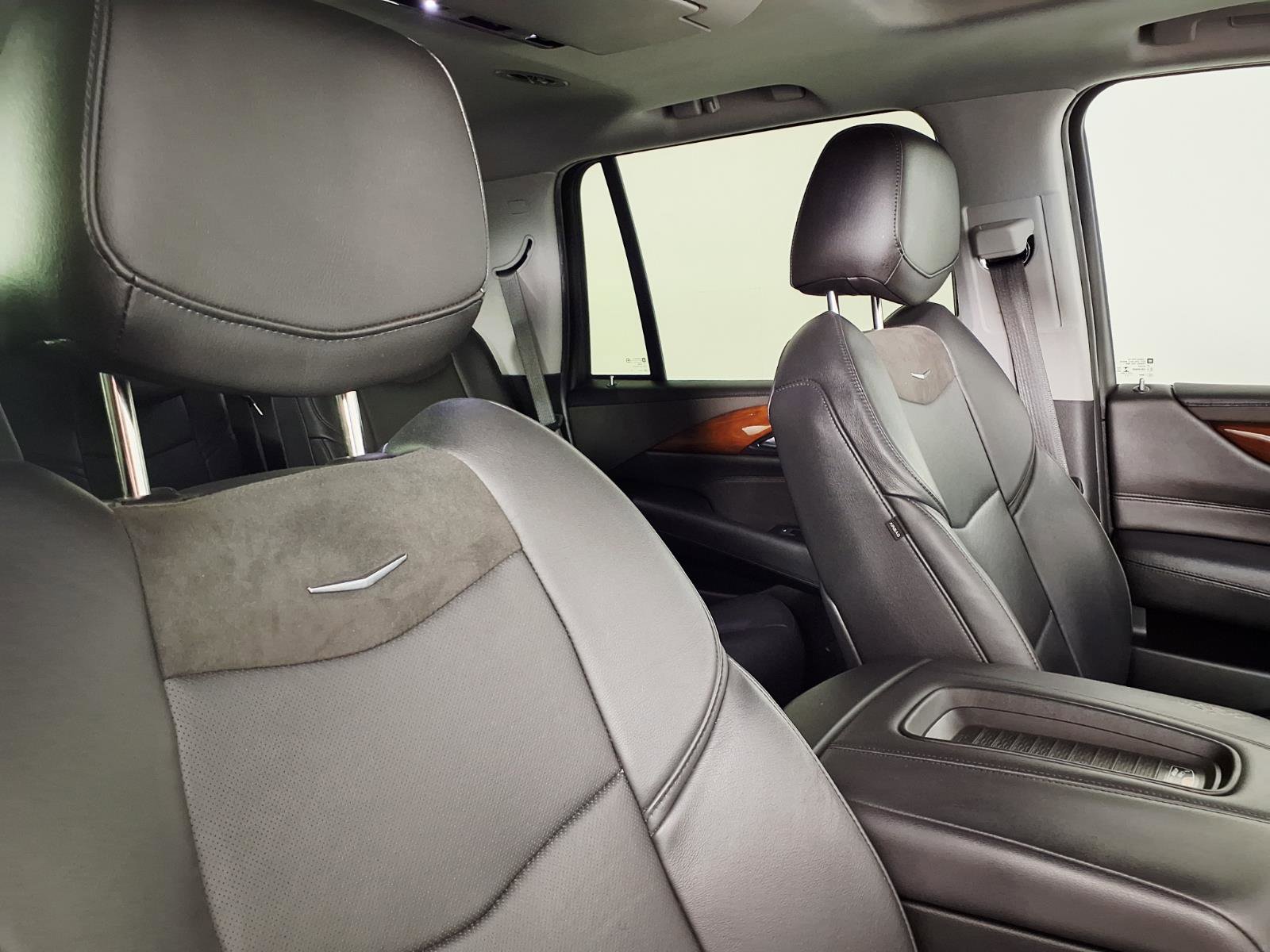 Used 2019 Cadillac Escalade Premium Luxury AWD/4WD image 11