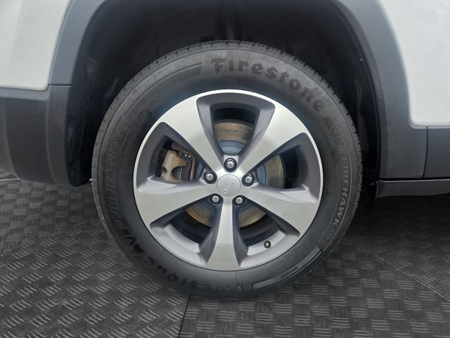 Used 2020 Jeep Cherokee Limited AWD/4WD image 34