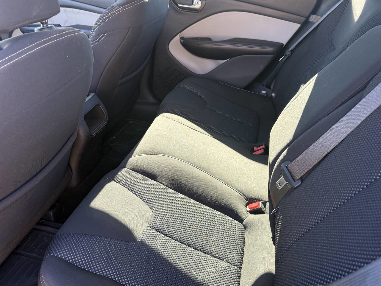 Used 2016 Dodge Dart SXT image 4