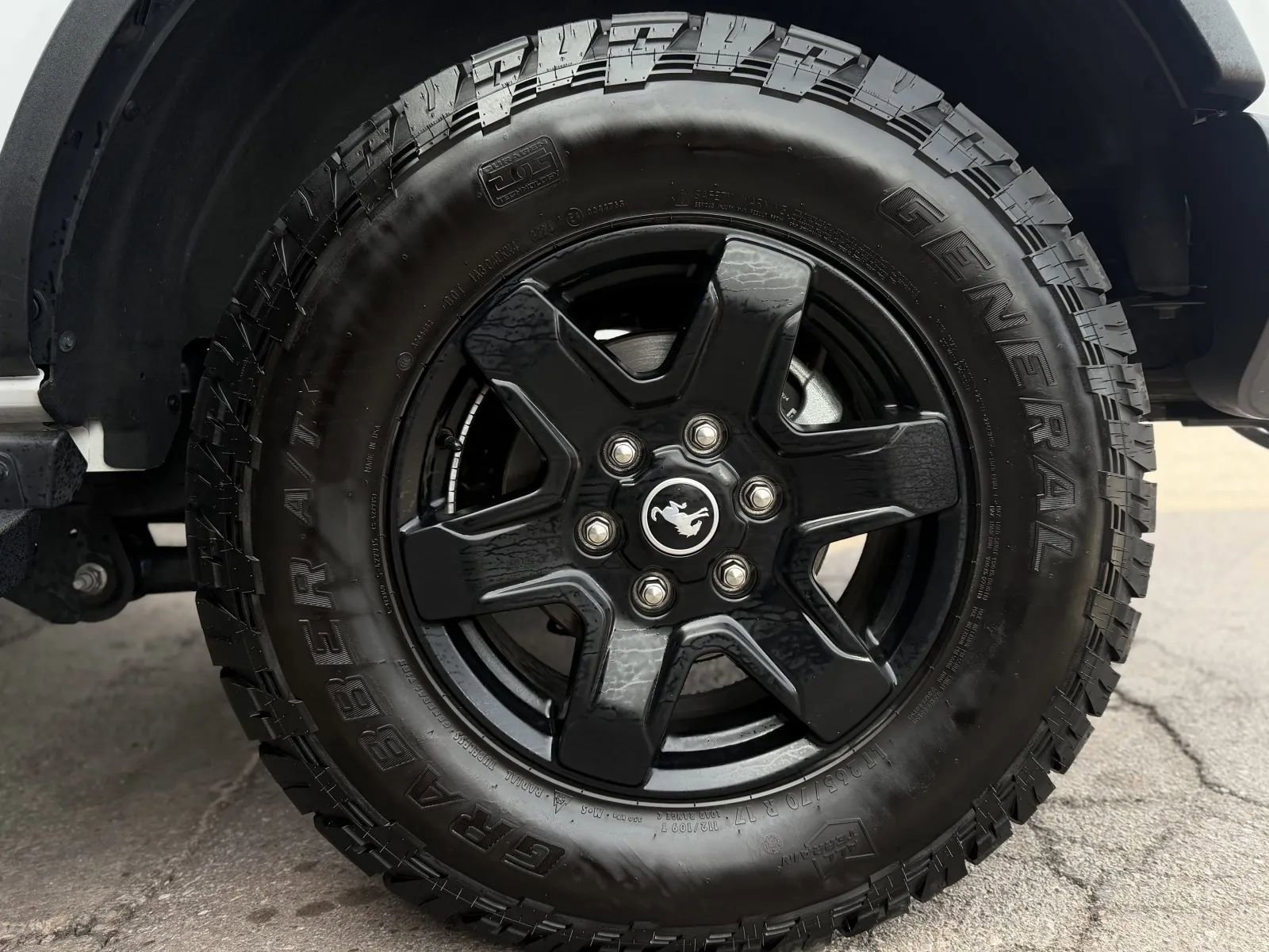 Used 2024 Ford Bronco Black Diamond image 42