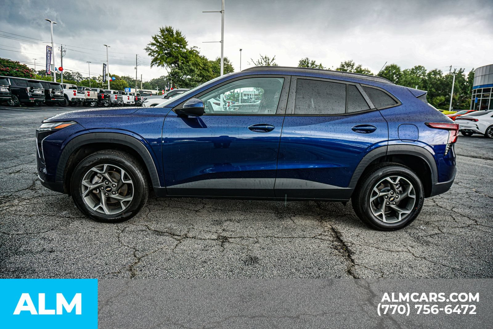 Used 2024 Chevrolet Trax LT w/ LT Convenience Package FWD image 9