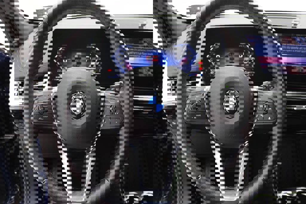 Used 2025 BMW X1 xDrive28i image 18