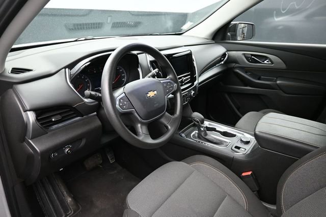 Used 2021 Chevrolet Traverse LS FWD image 10
