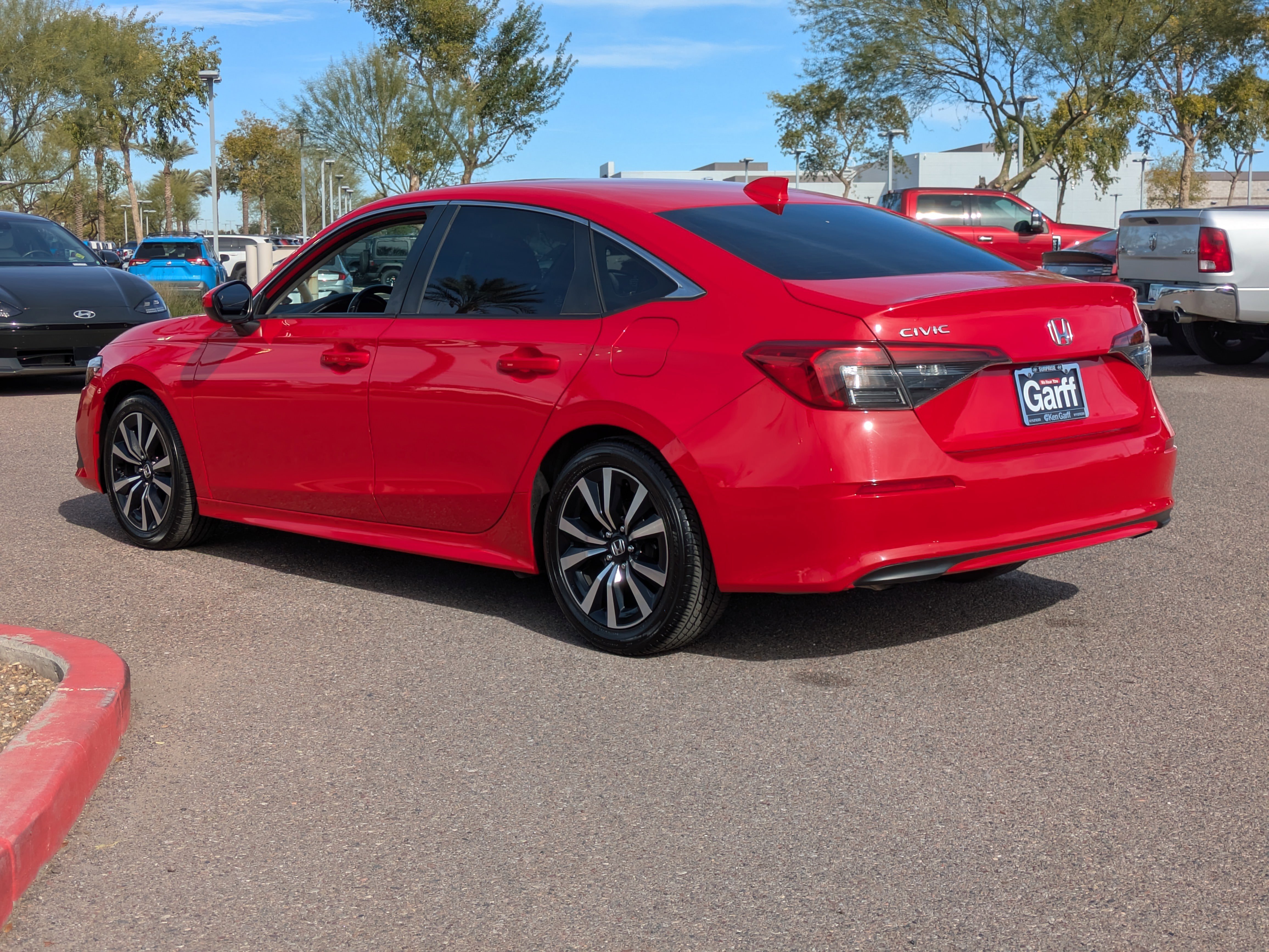 Used 2022 Honda Civic EX image 5