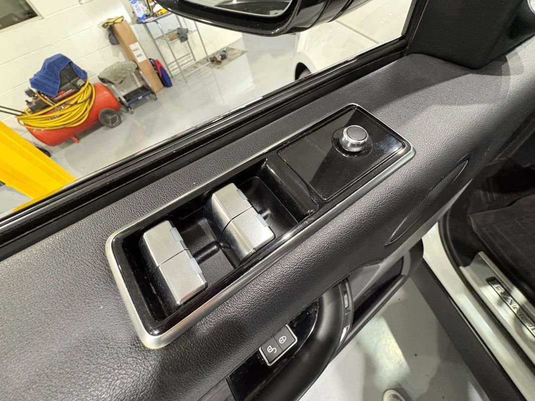 Used 2019 Land Rover Range Rover HSE image 31