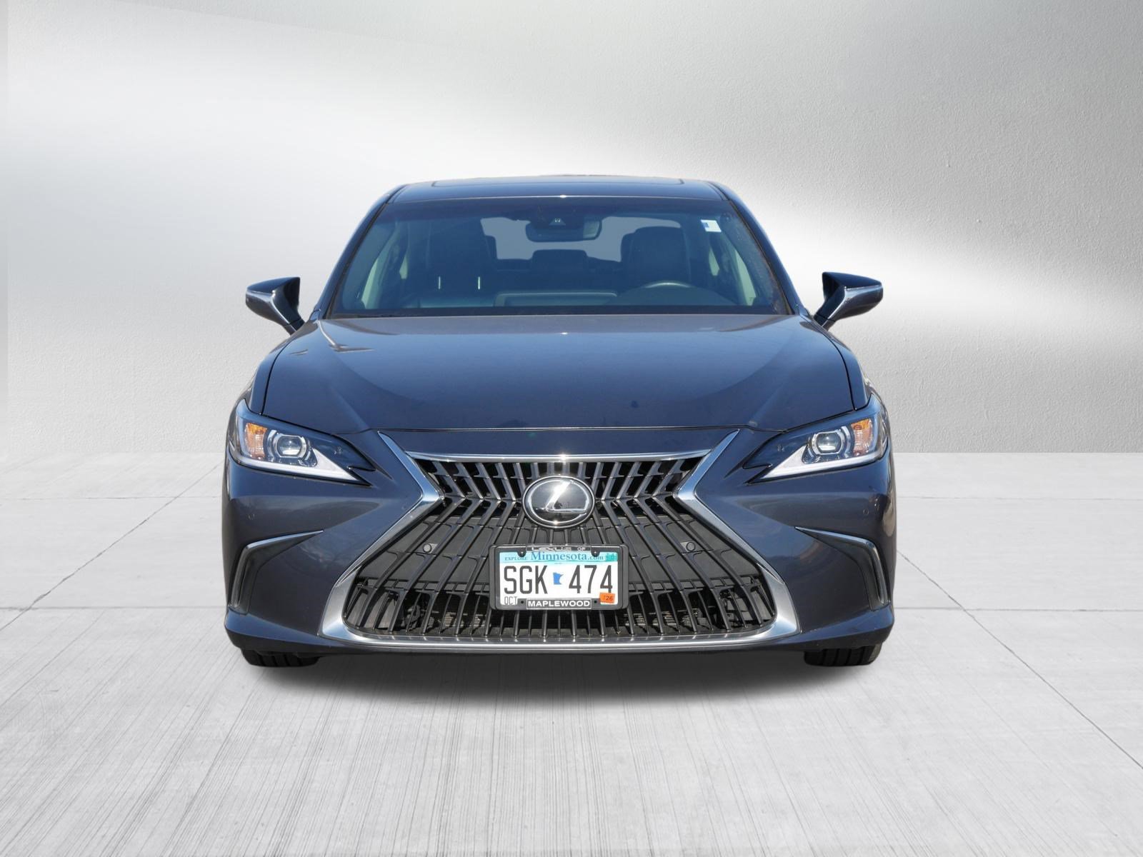 Used 2024 Lexus ES 250 w/ Premium Package image 2