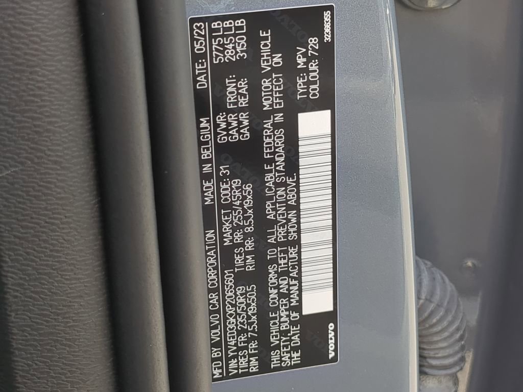 Used 2023 Volvo C40 Recharge Core image 39