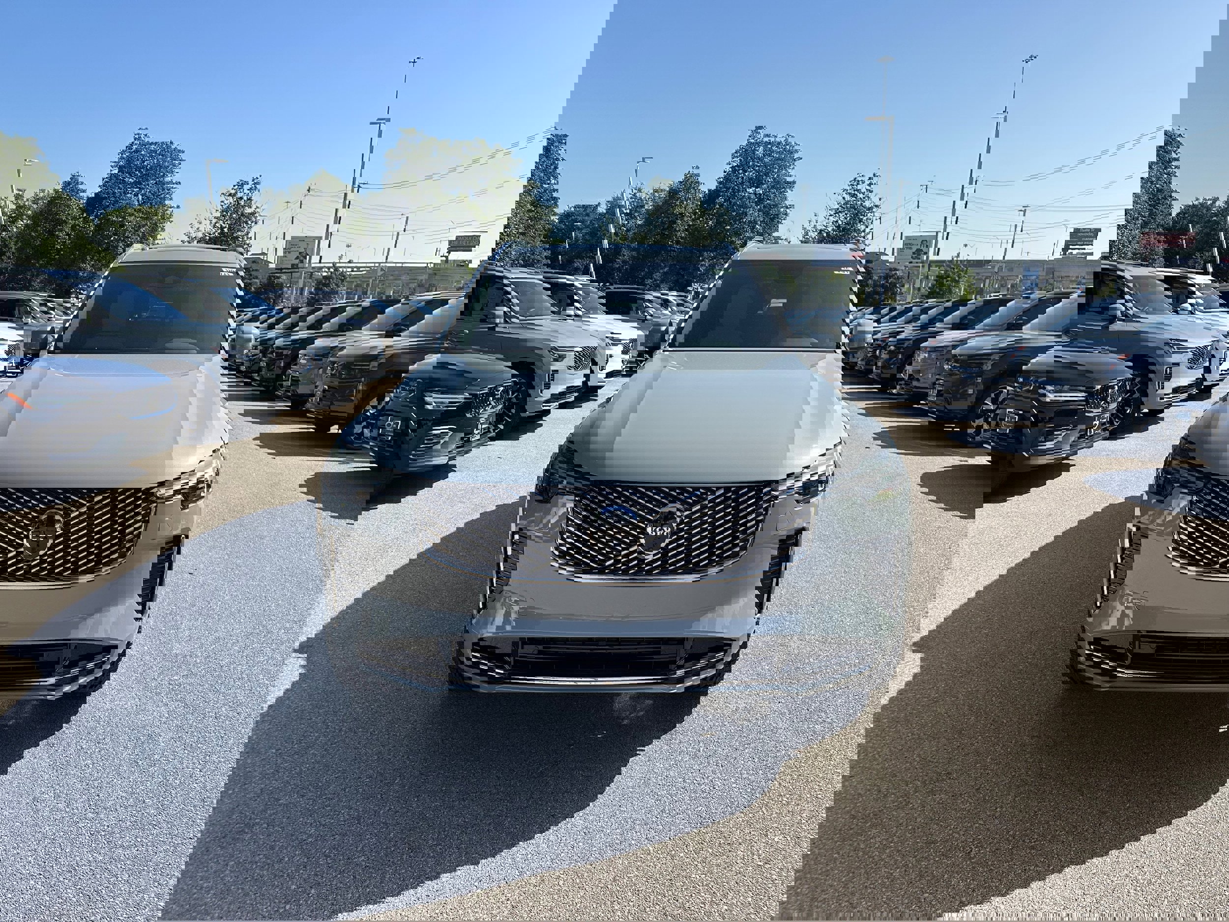 New 2026 Volvo XC90 B6 Plus w/ Protection Package Premier image 6