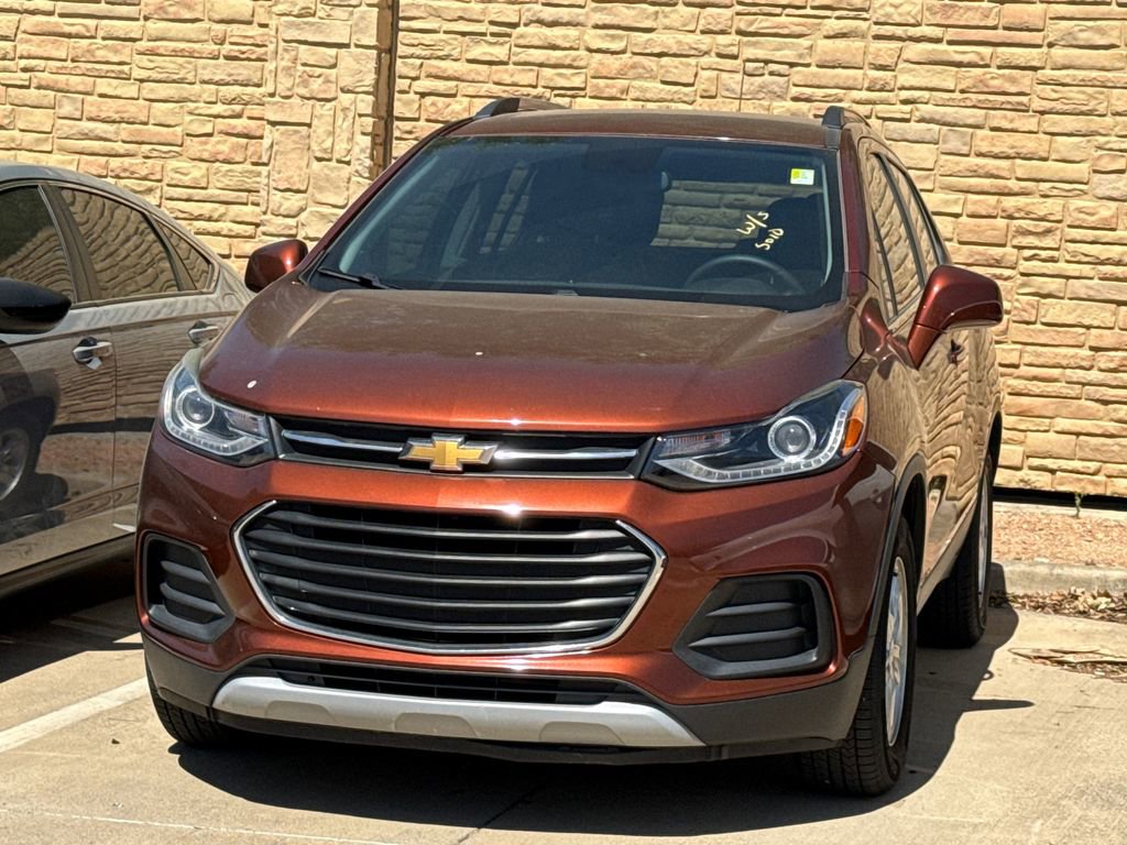 Used 2019 Chevrolet Trax LT w/ LT Convenience Package image 1