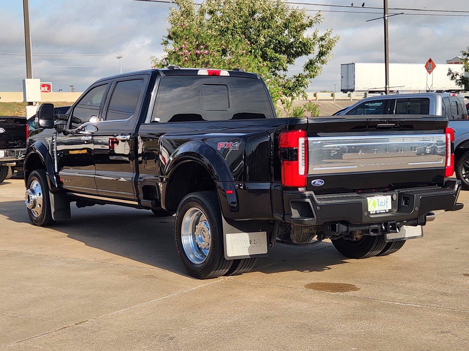 Certified 2024 Ford F450 Platinum w/ FX4 Off-Road Package AWD/4WD image 5