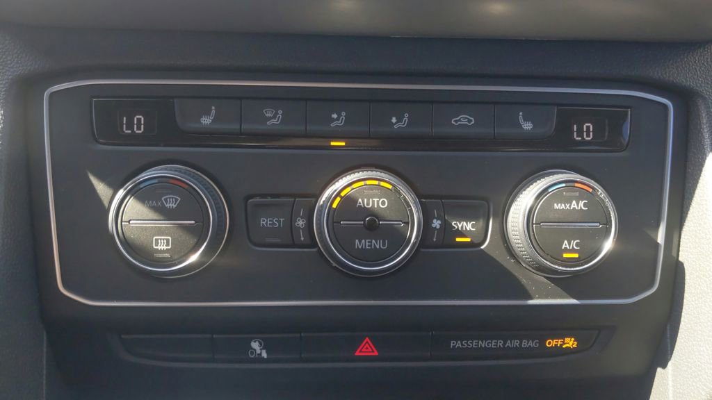 Used 2018 Volkswagen Atlas SE w/ R-Line Package FWD image 26