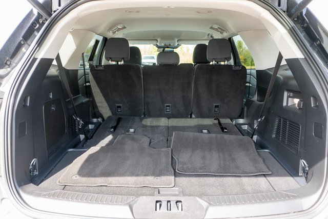 Used 2025 Ford Explorer Active AWD/4WD image 10