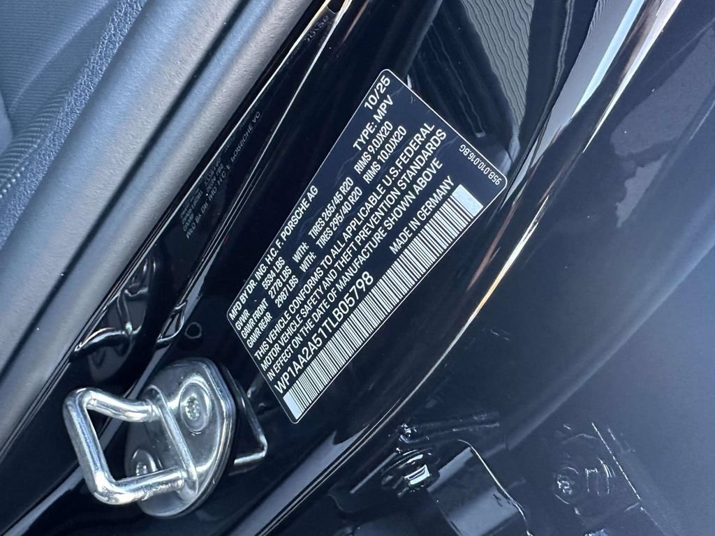New 2026 Porsche Macan AWD/4WD image 7