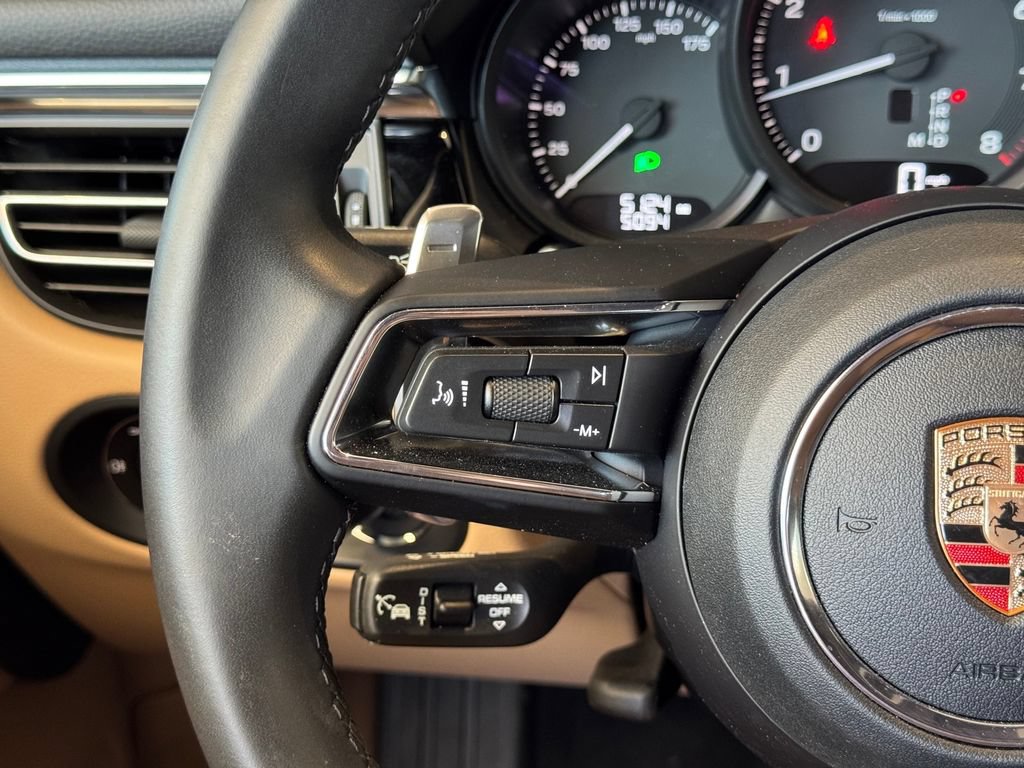 Certified 2026 Porsche Macan AWD/4WD image 18