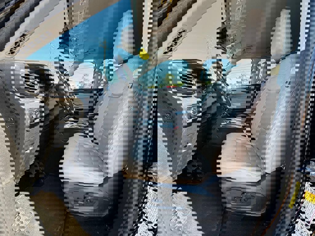 Certified 2024 Ford Explorer Limited image 19