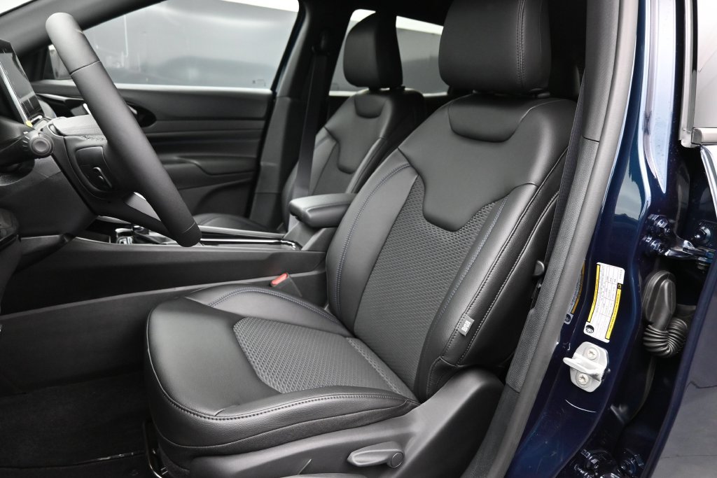 New 2026 Jeep Compass Latitude AWD/4WD image 2