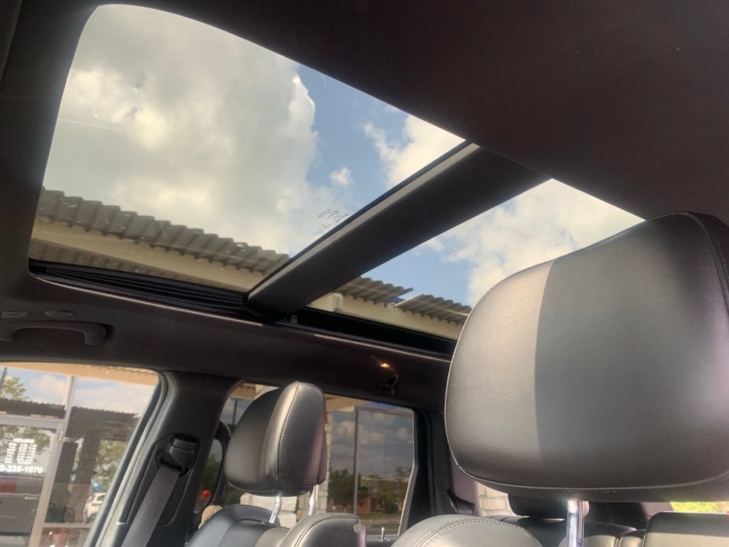 Used 2020 Jeep Grand Cherokee Limited w/ Luxury Group II RWD image 19