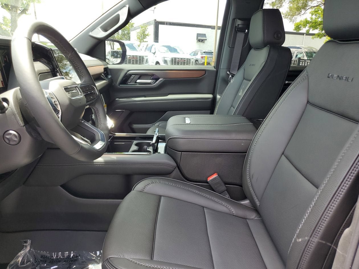 New 2026 GMC Yukon Denali w/ LPO, Floor Liner Package RWD image 19