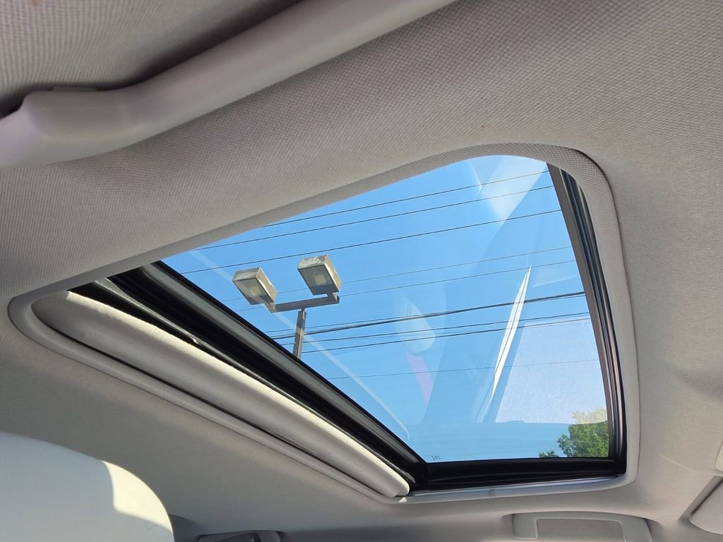 Used 2012 Toyota Camry XLE w/ Leather Pkg FWD image 19